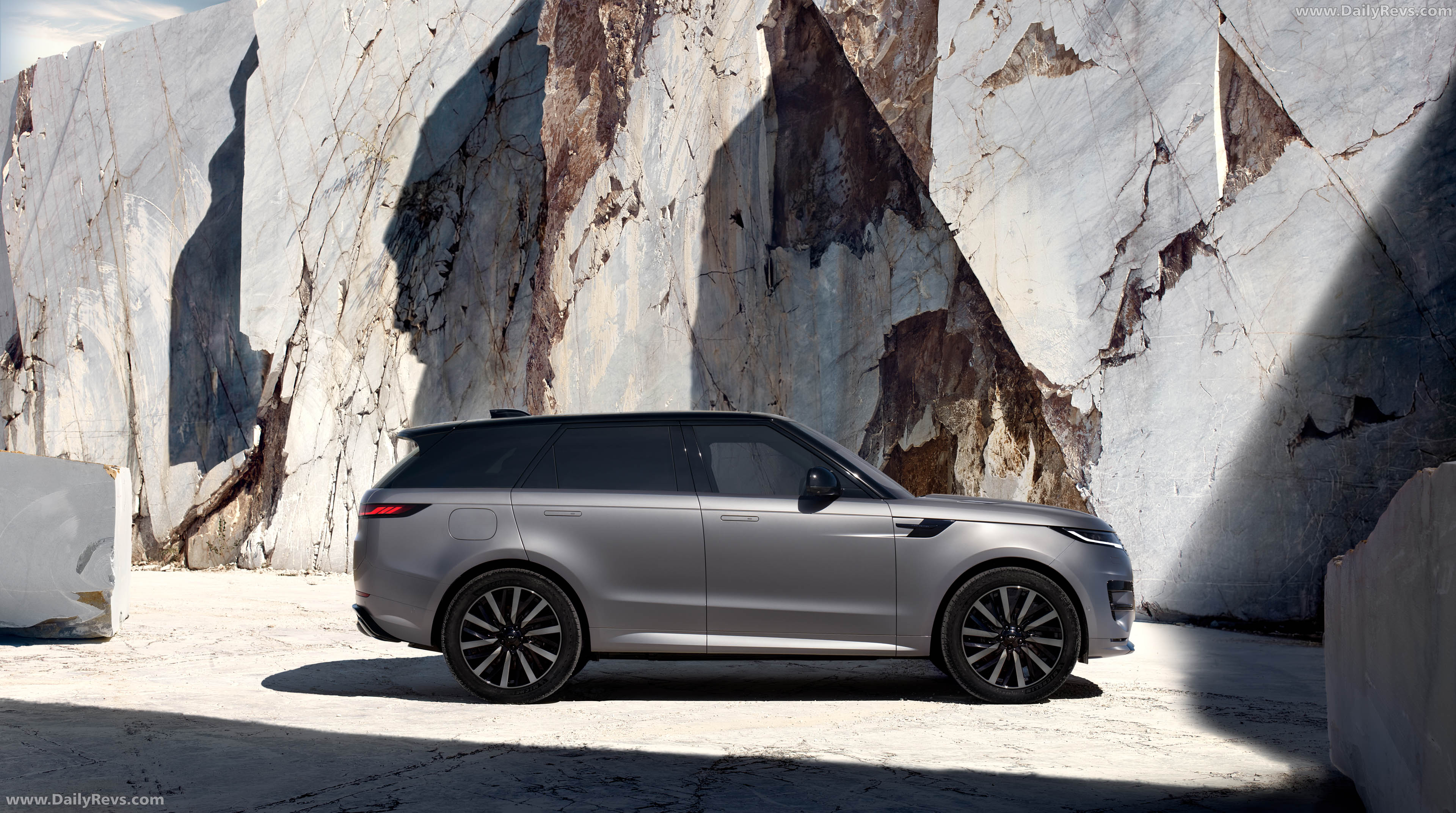2027 Land Rover Range Rover Sport Electric Side View